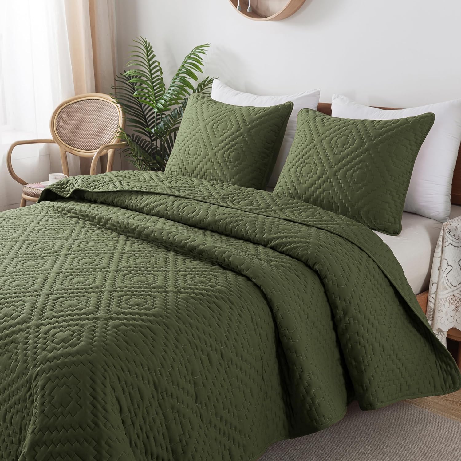 Olive Green Queen Quilt Set with Pillow Shams 3 Piece