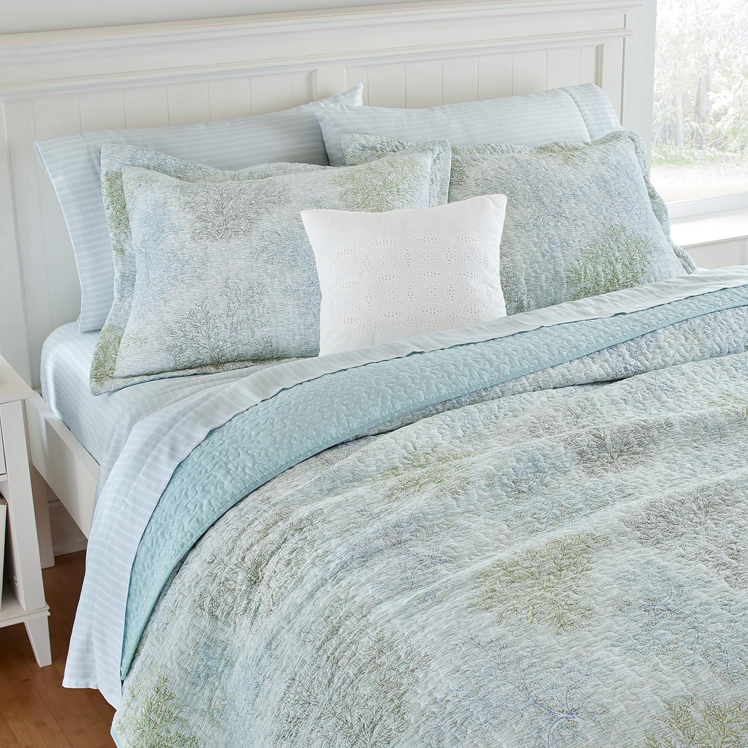 Laura Ashley King Quilt Set with Shams Saltwater Blue
