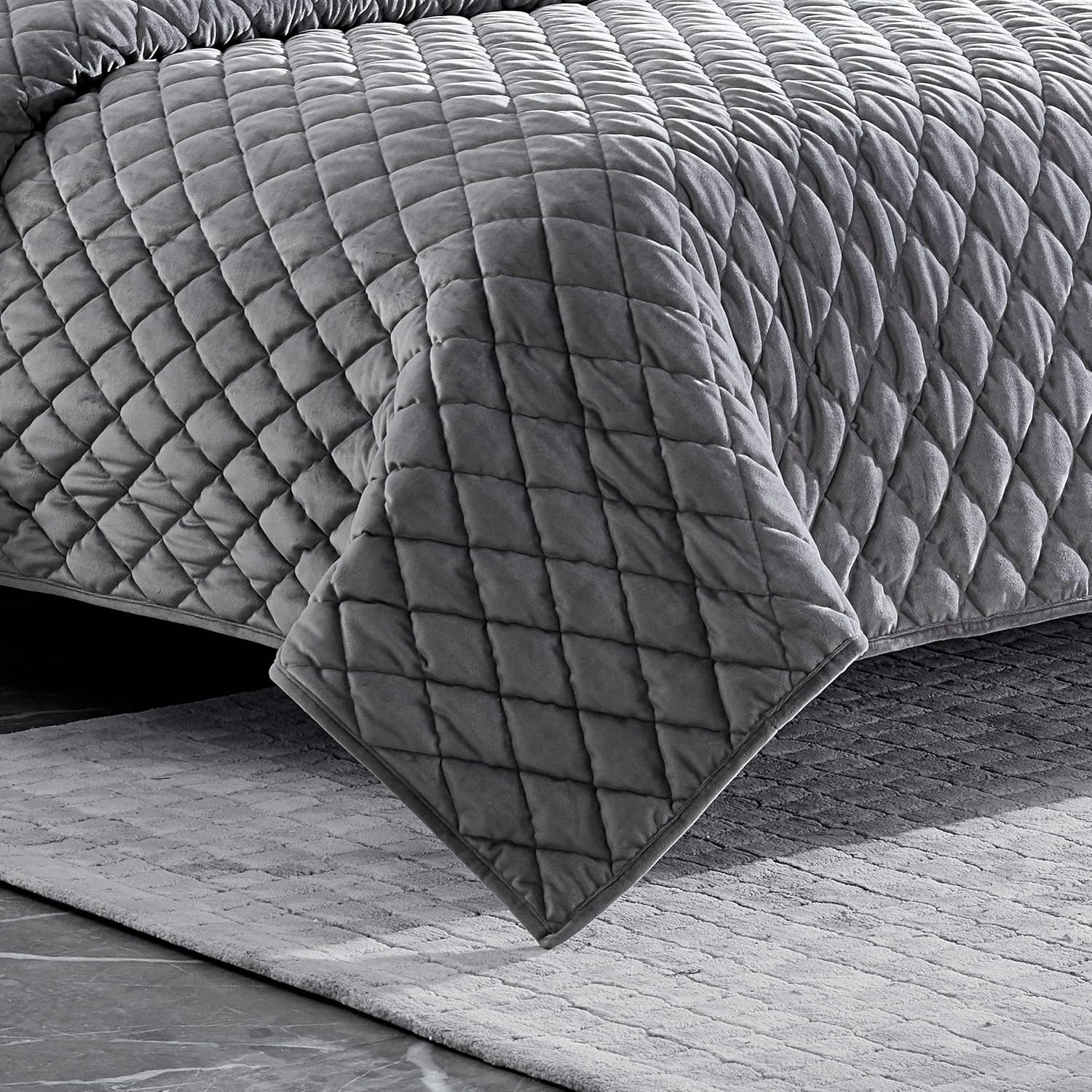 Vera Wang Queen Quilt Set Charcoal Grey