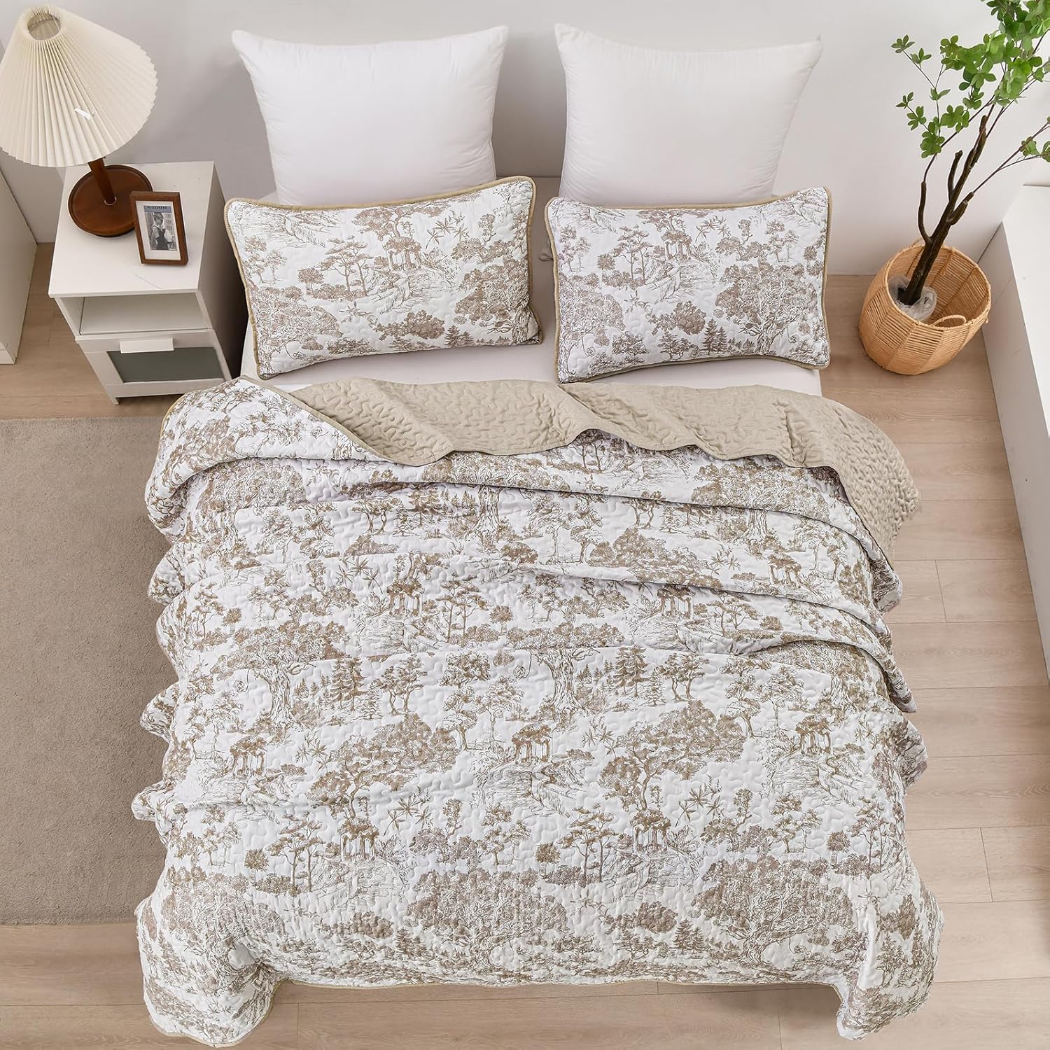 WONGS BEDDING Botanical Reversible Quilt Set Full Size