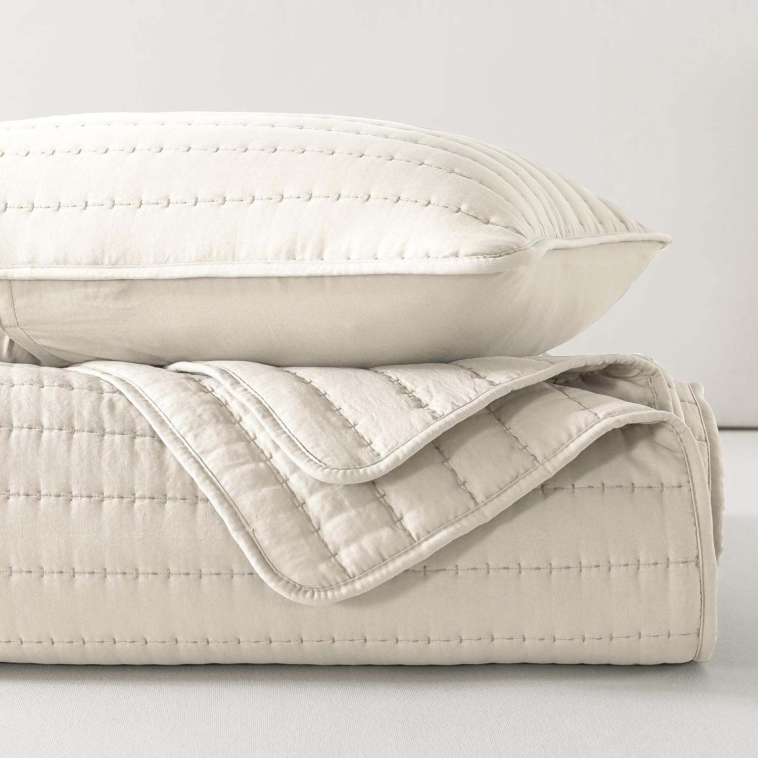 ROARINGWILD Ivory Oversized Quilt Bedding Set with 2 Shams