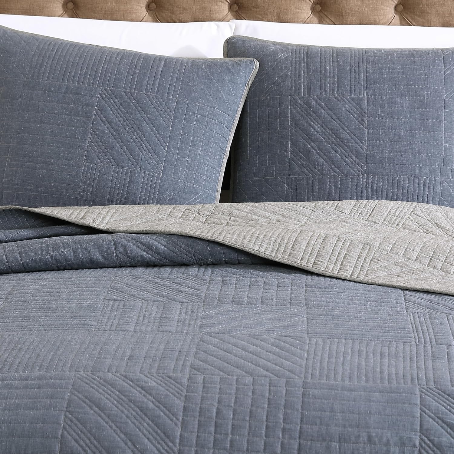Eddie Bauer King Quilt Set with Matching Shams