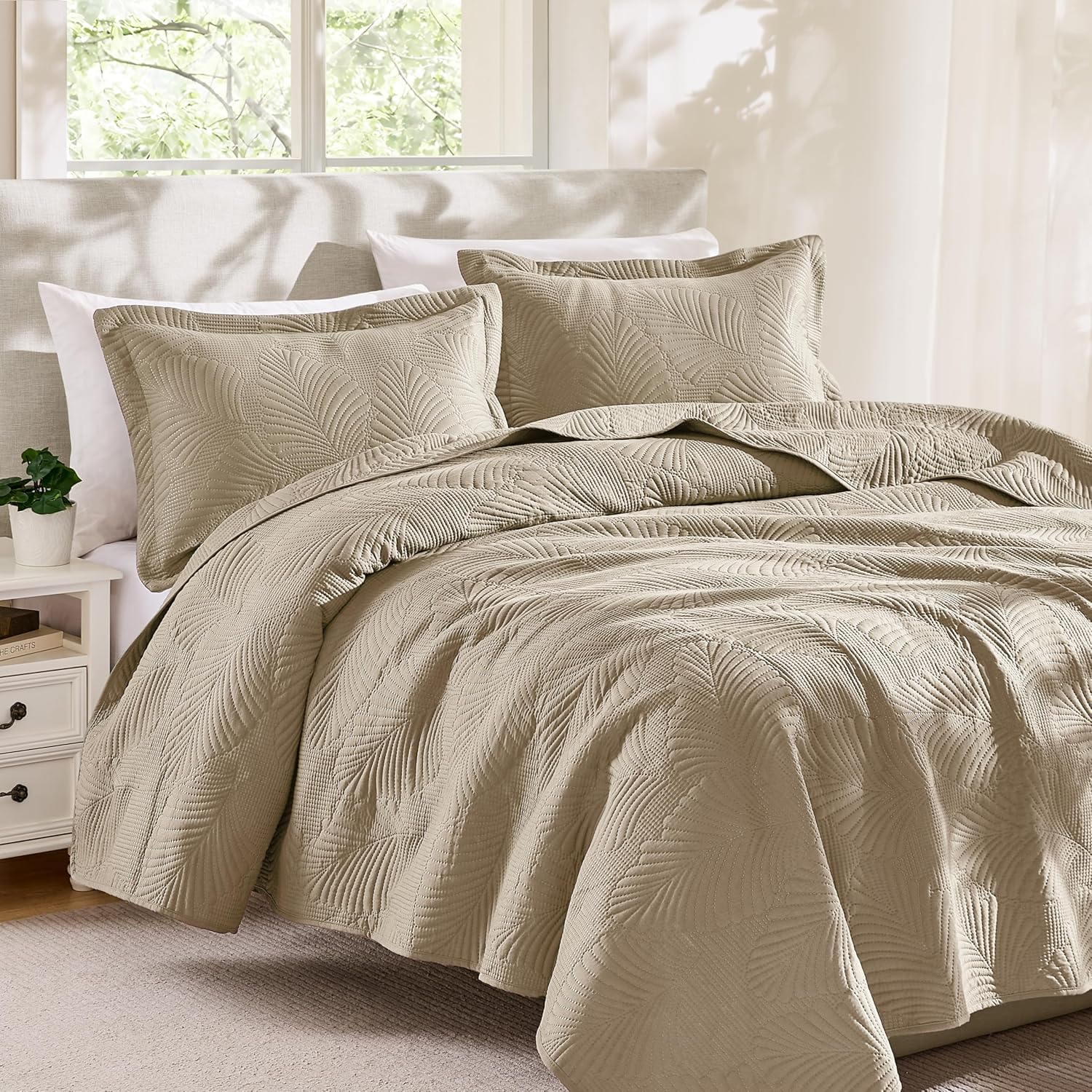 B2EVER Queen Quilt Set with 2 Pillow Shams