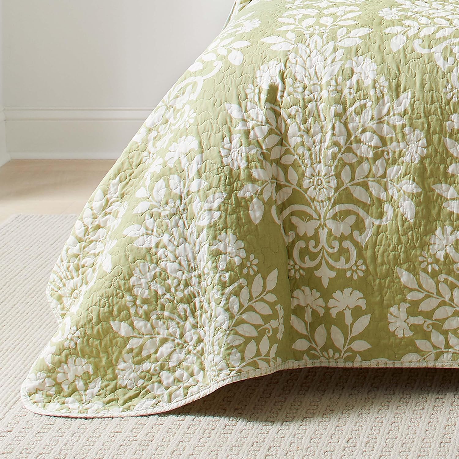 Laura Ashley Queen Quilt Set with Shams Reversible Cotton Bedding