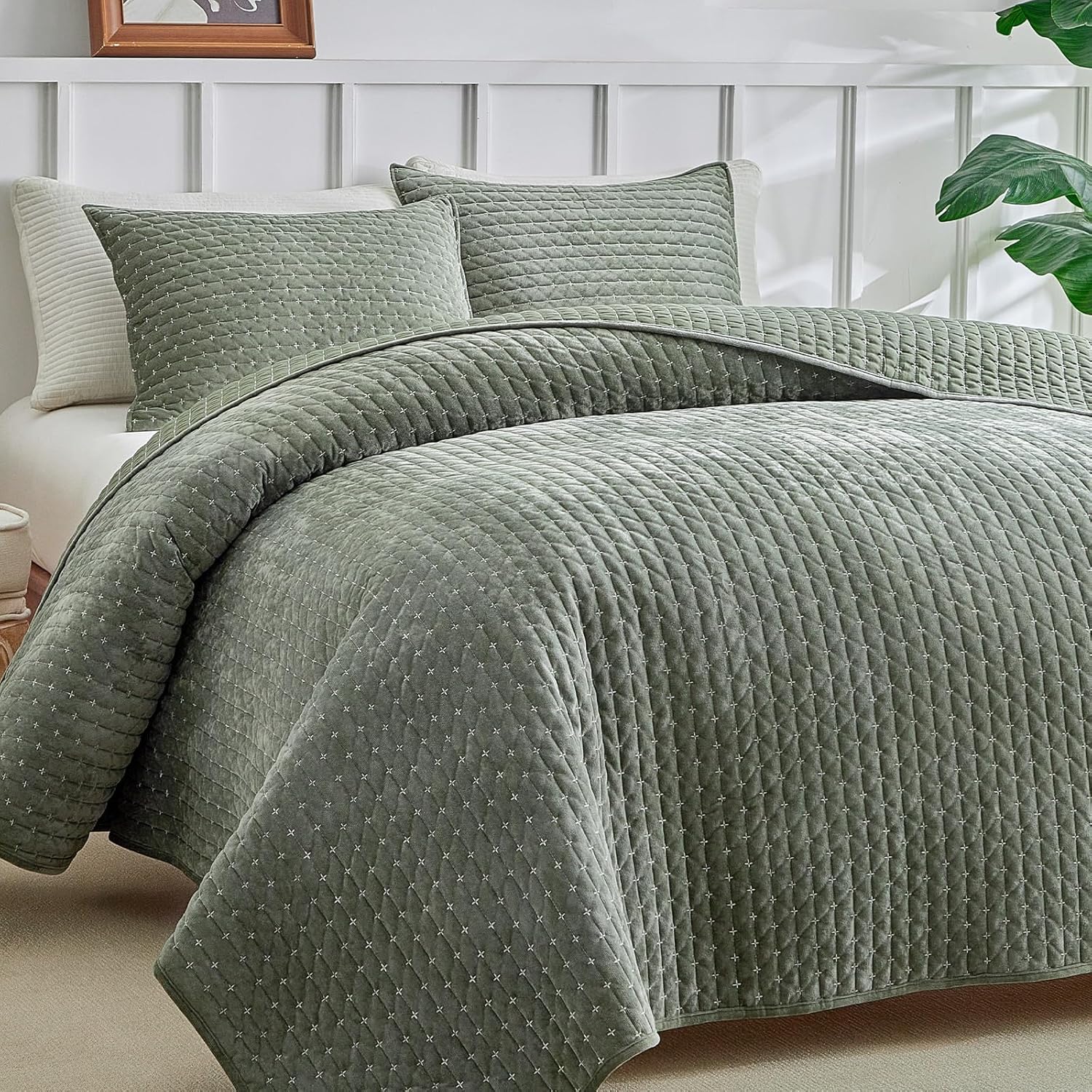 WARMDERN Velvet Quilt Set King Size Green 106 x 96