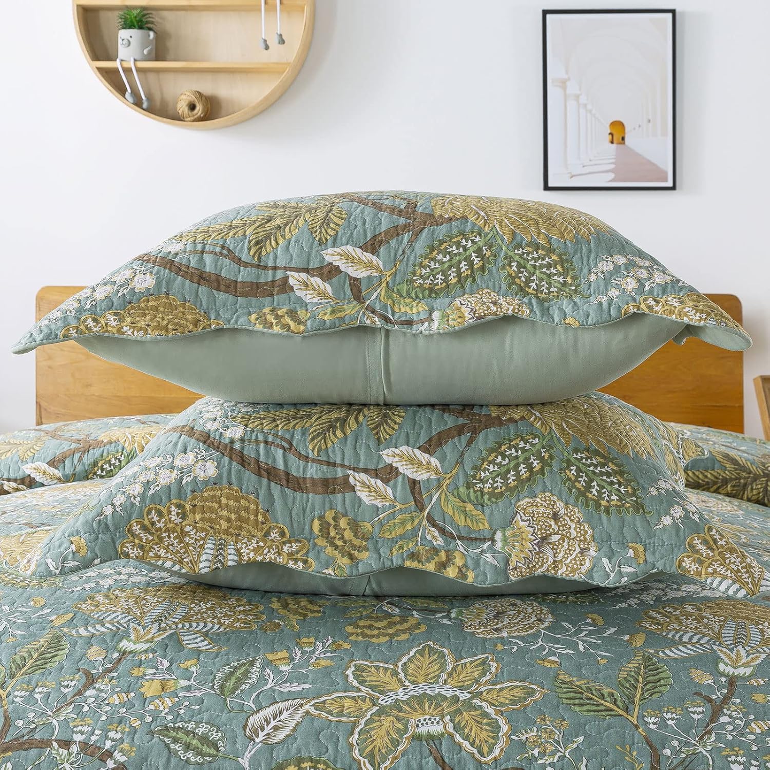 Travan 3-Piece Quilt Set with Shams Queen Size