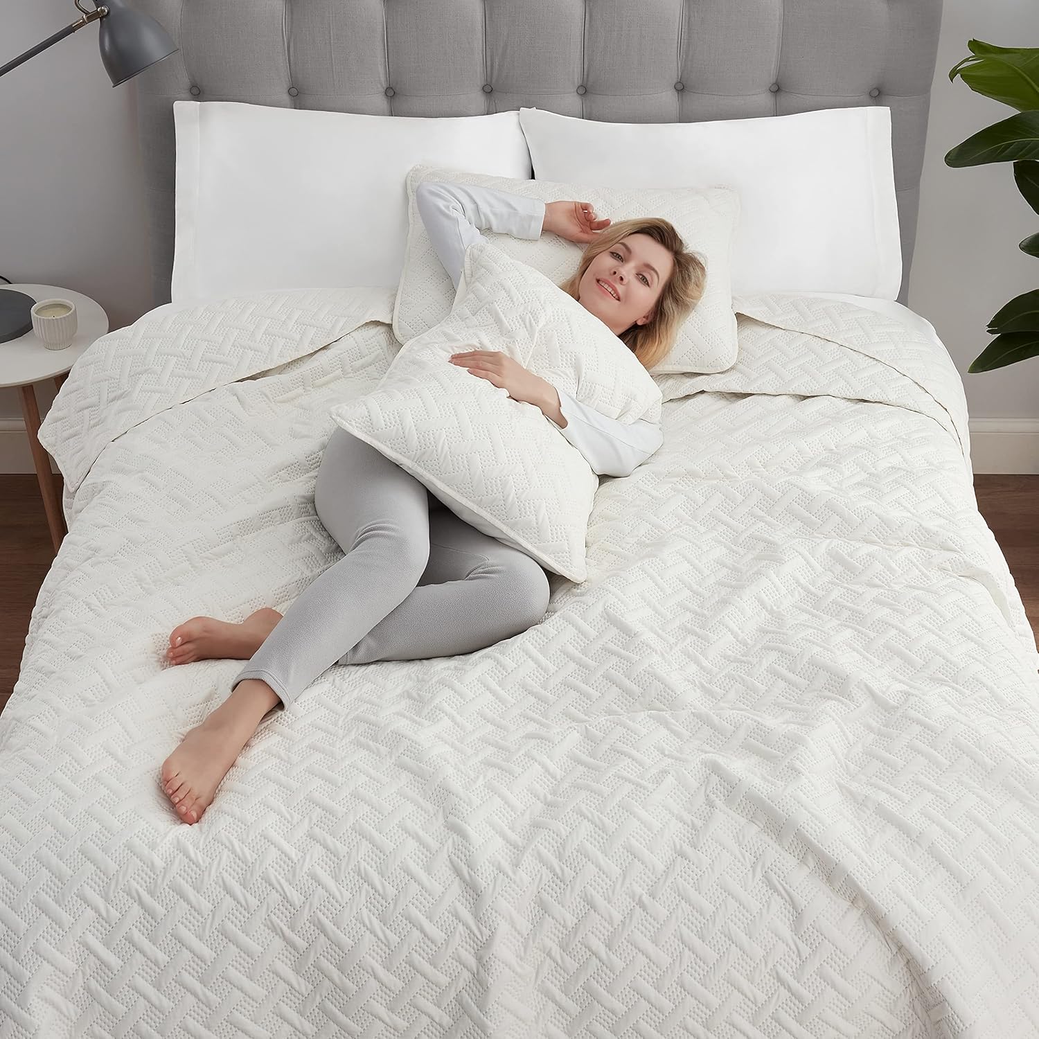 Serta ComfortSure Soft 3-Piece FullQueen Quilt Set Ivory