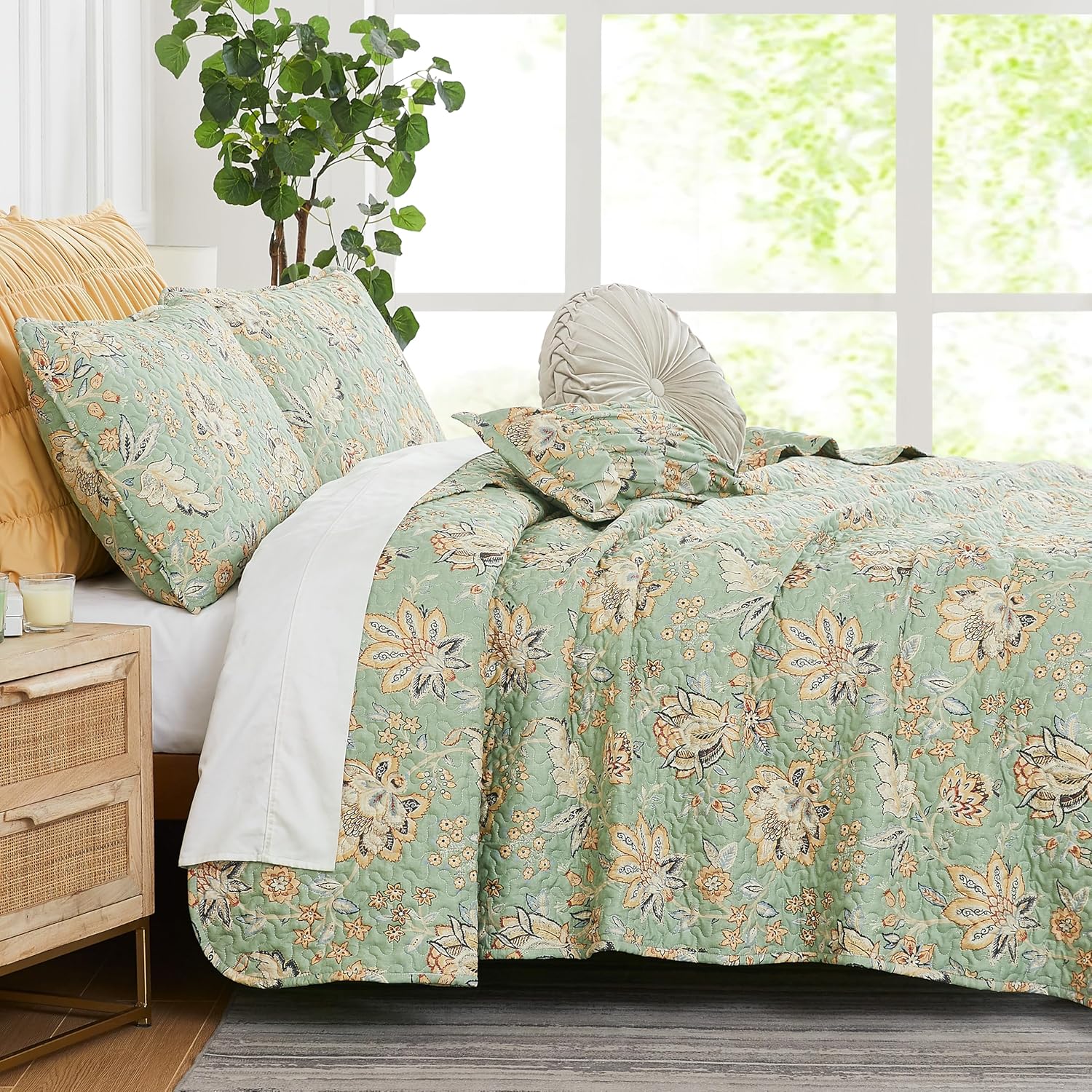 Southshore Oversized King Quilt Bedding Set 7-Pieces Sage Green