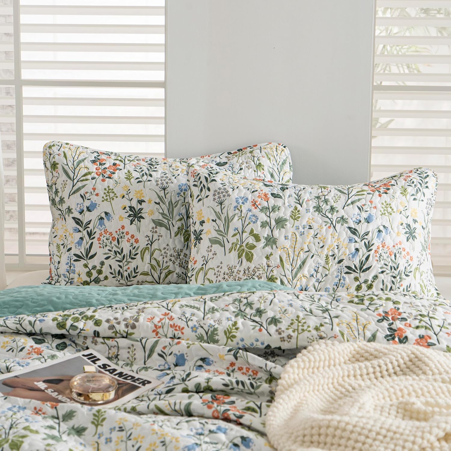 TISPLR Floral Quilt King Set 3 Pieces