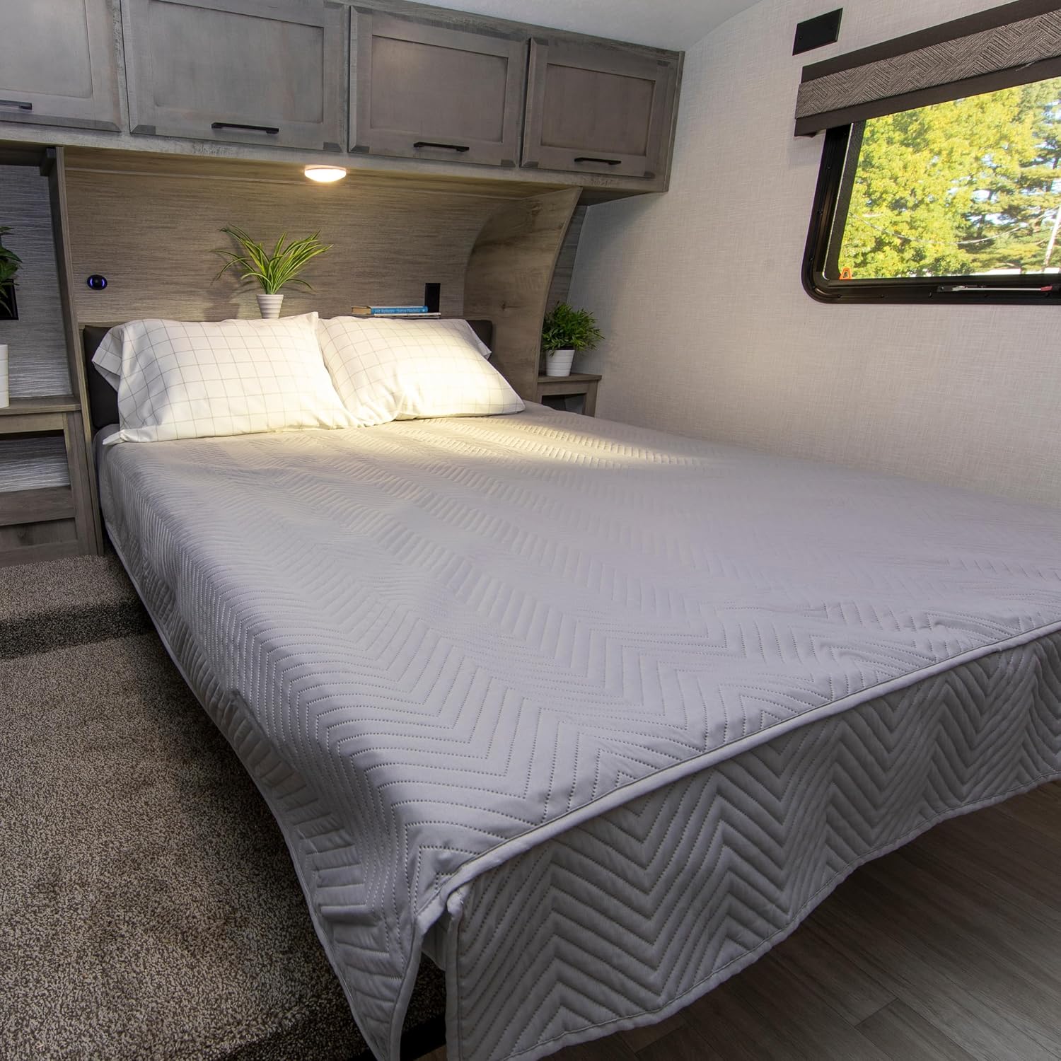 Lippert Easy Zzzs RV Bedding Set - Queen Grey 1