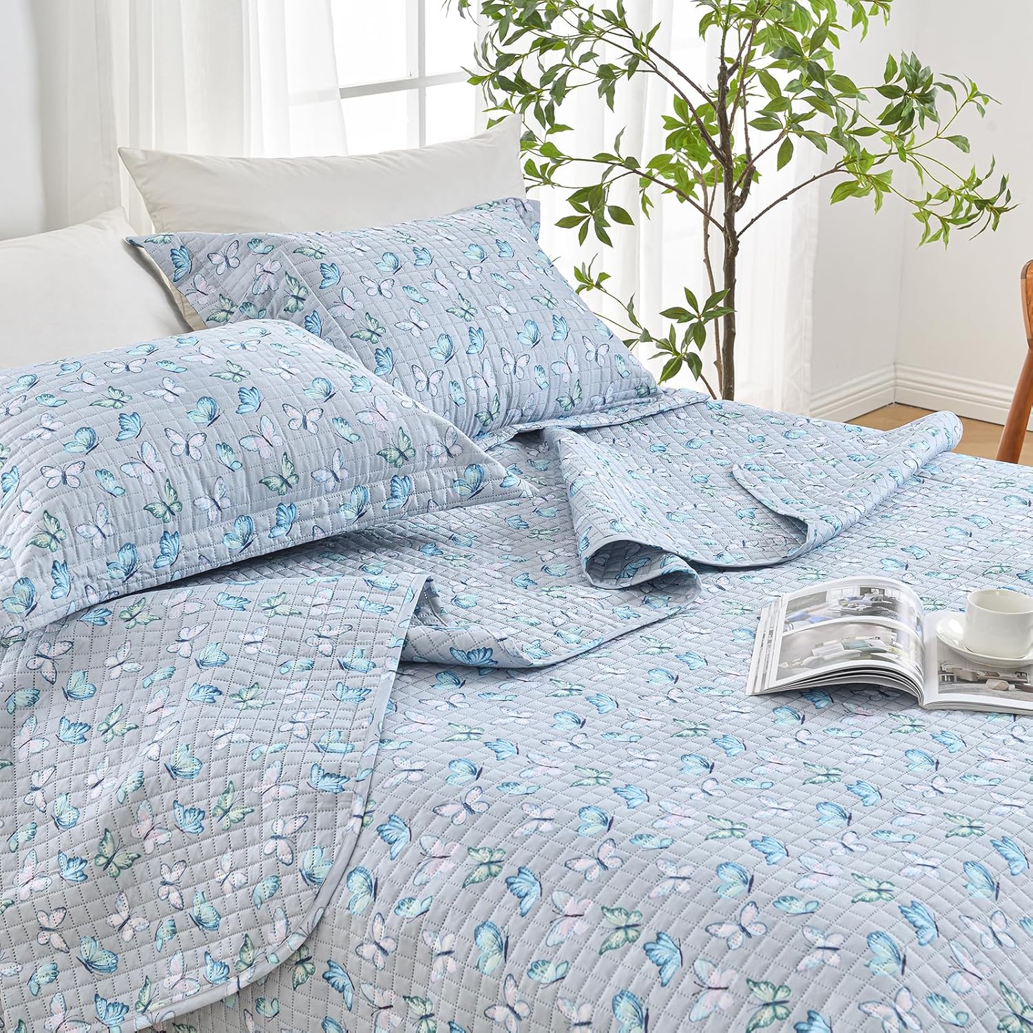 HollyHOME 3-Piece King Quilt Set with Butterfly Design
