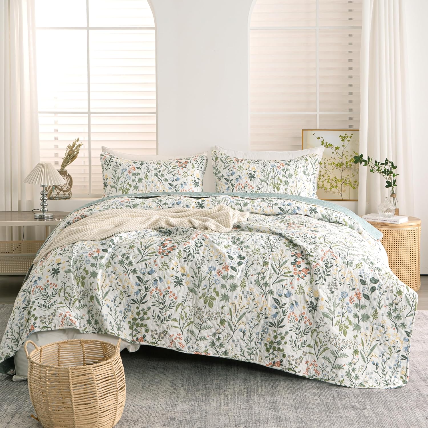 TISPLR Floral Quilt King Set 3 Pieces