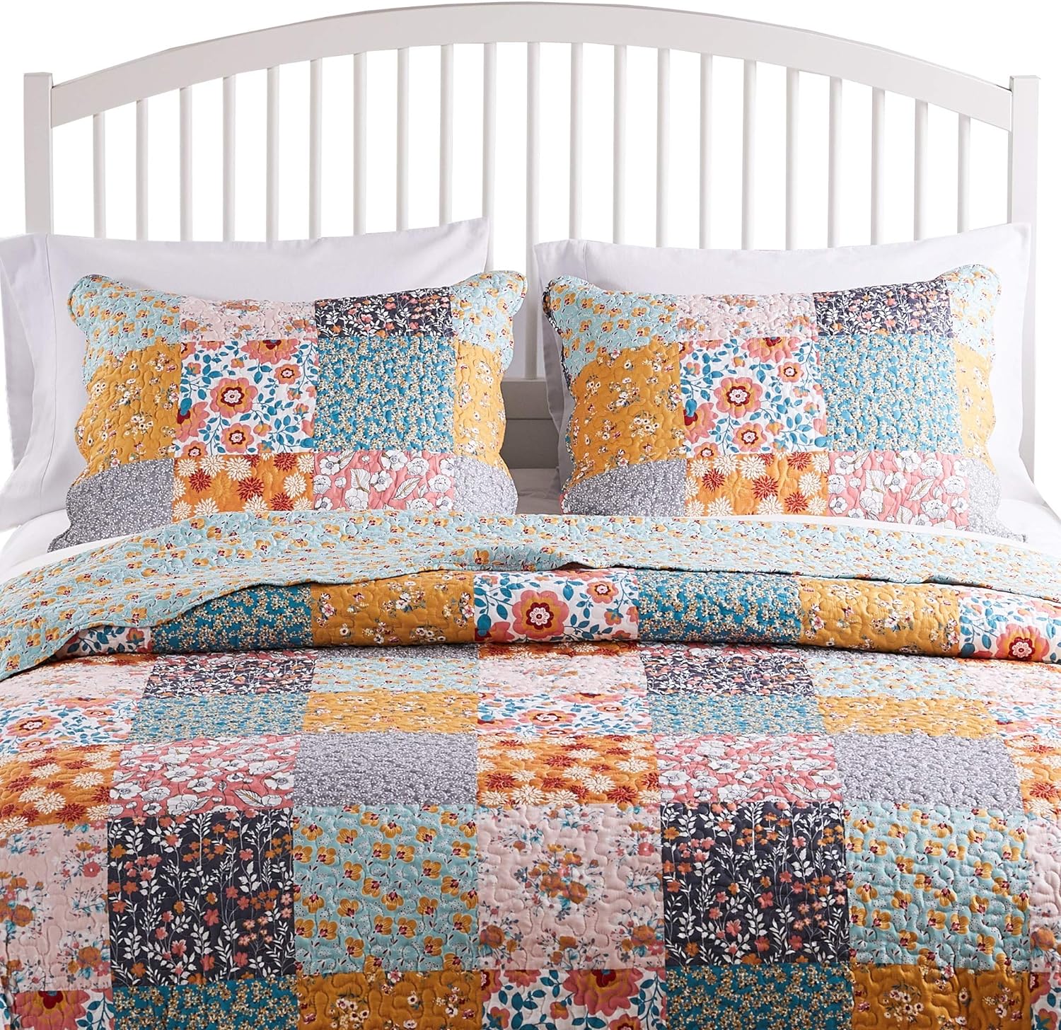 Greenland Home Carlie Modern Floral Reversible Quilt Set 3-Piece