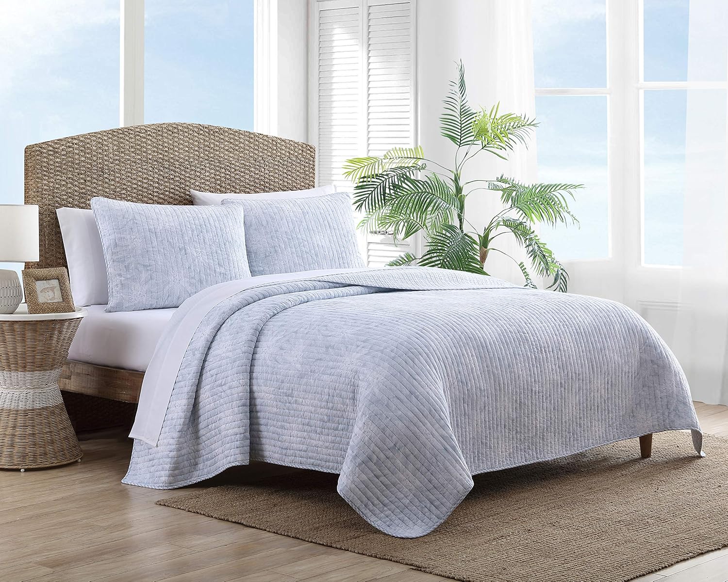 Tommy Bahama Queen Quilt Set with Shams 1