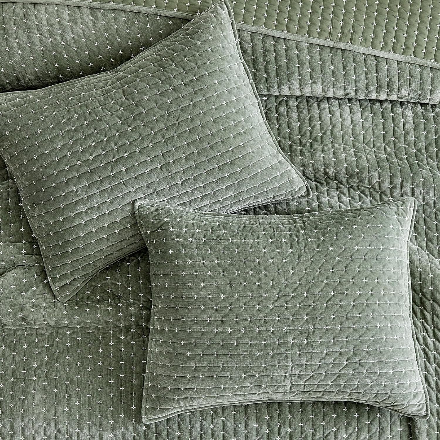 WARMDERN Velvet Quilt Set King Size Green 106 x 96