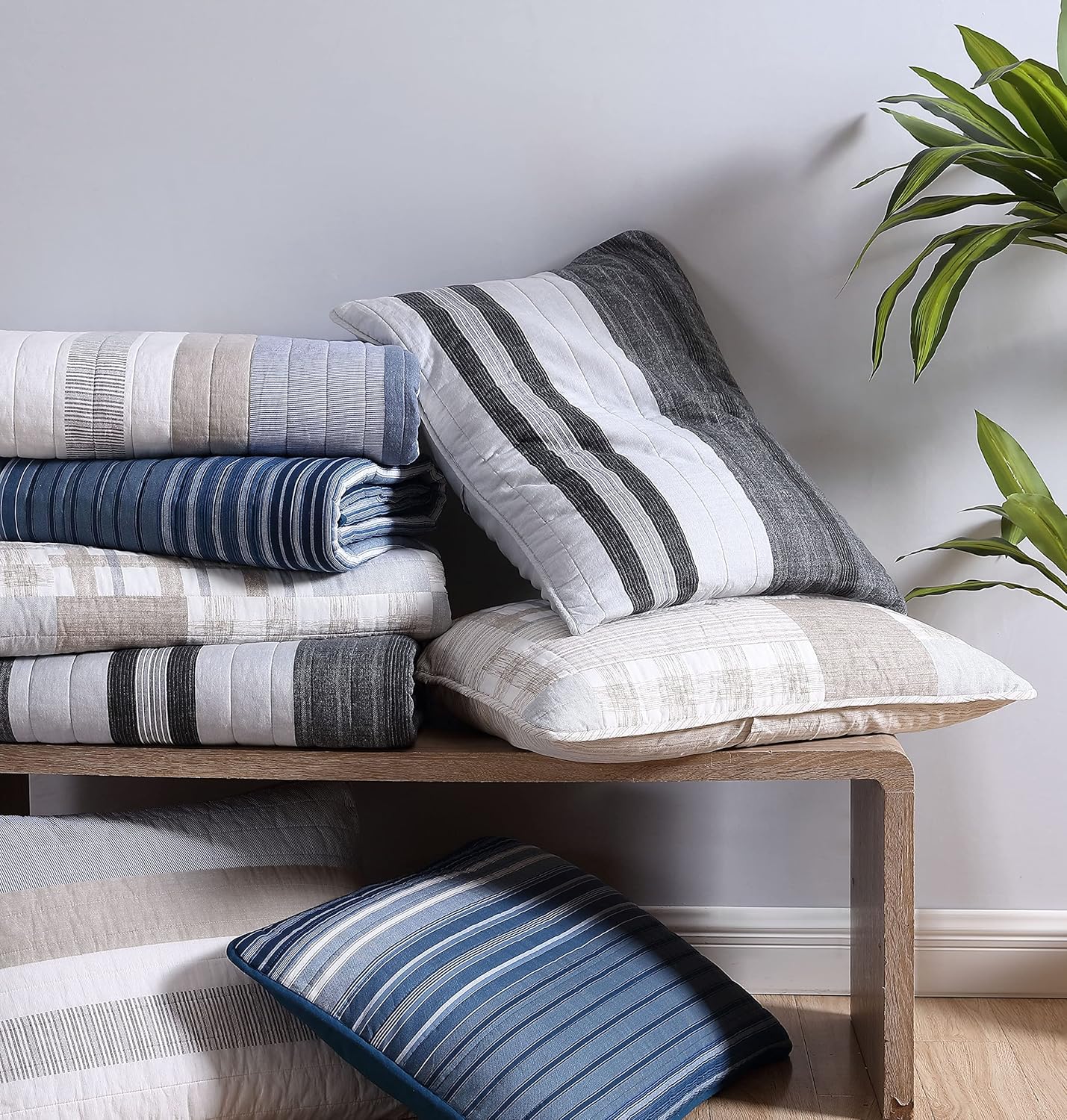 Nautica King Quilt Set with Shams Saltmarsh Blue