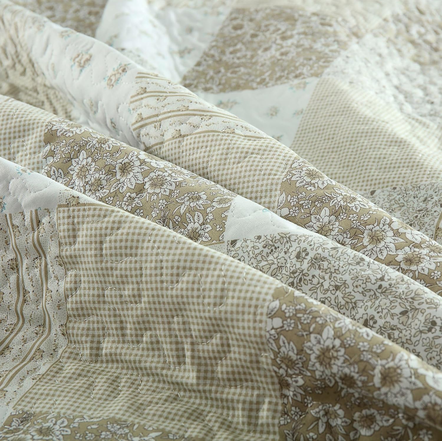 Boryard Queen Size Quilt Set with Reversible Design