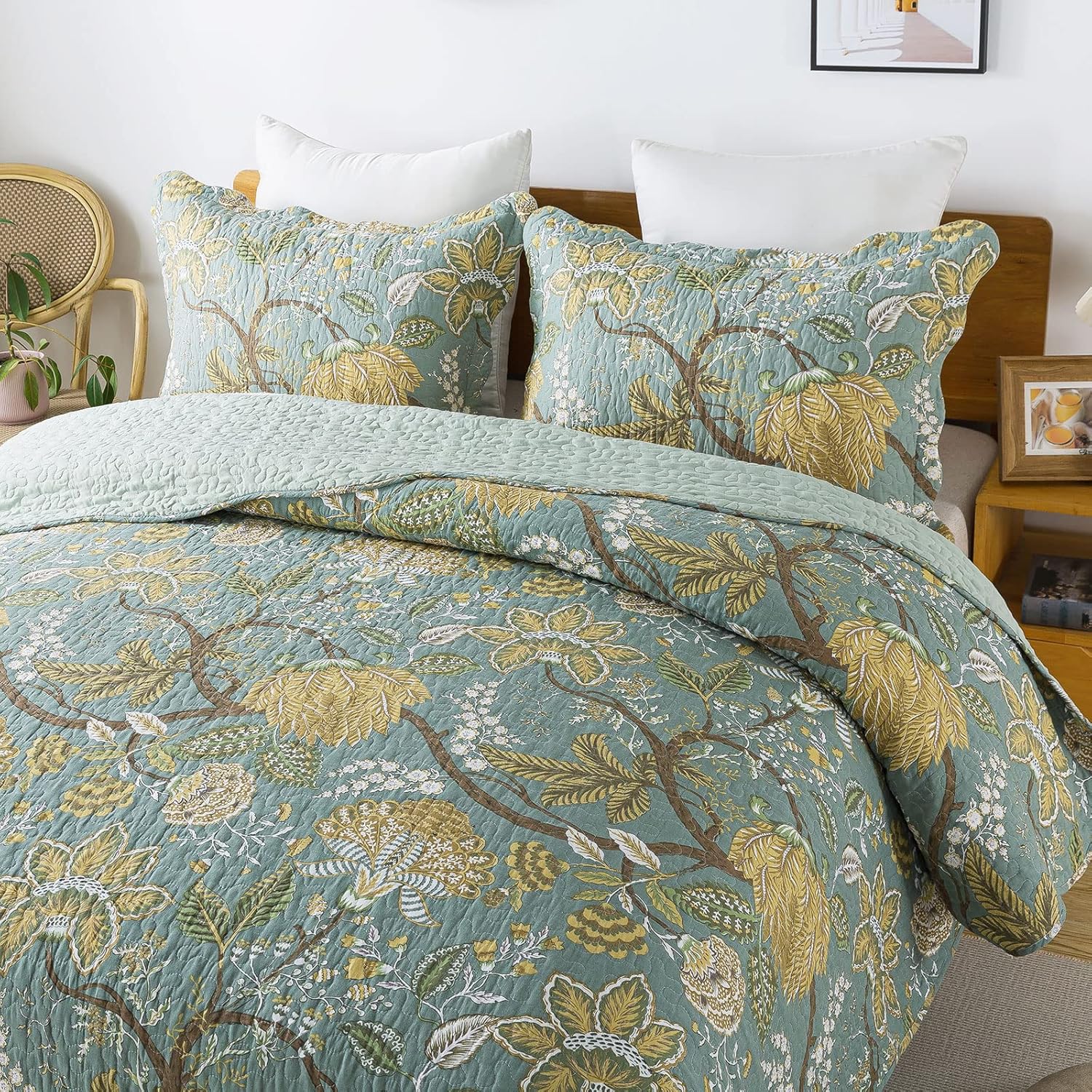 Travan 3-Piece Quilt Set with Shams Queen Size