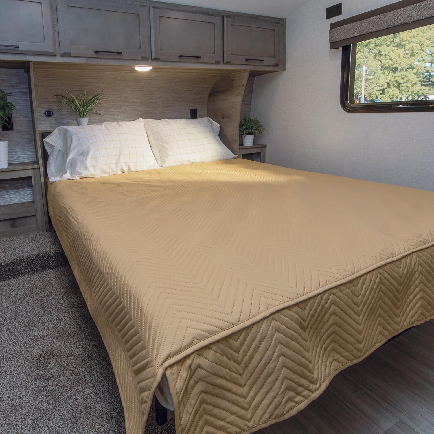 Lippert Easy Zzzs RV Bedding Set Queen Tan
