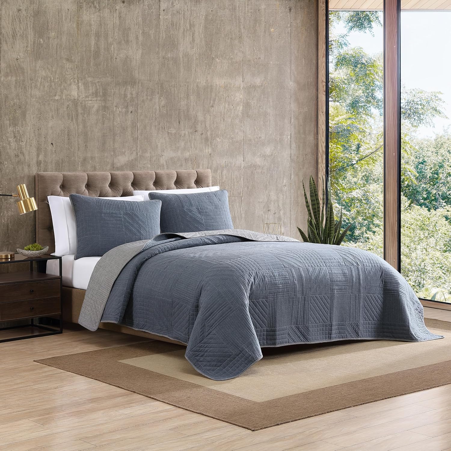 Eddie Bauer King Quilt Set with Matching Shams