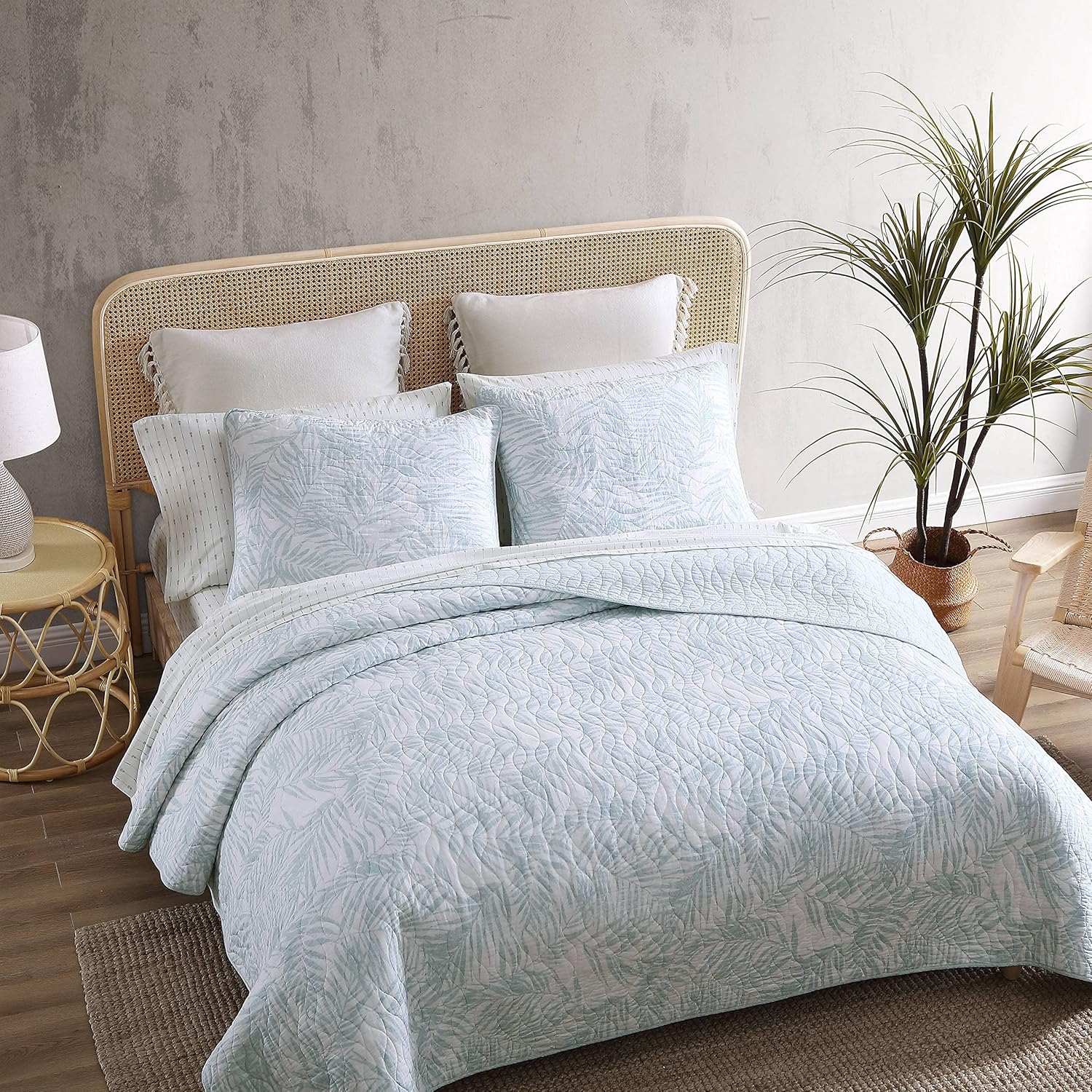 Tommy Bahama Twin Quilt Set with Matching Shams