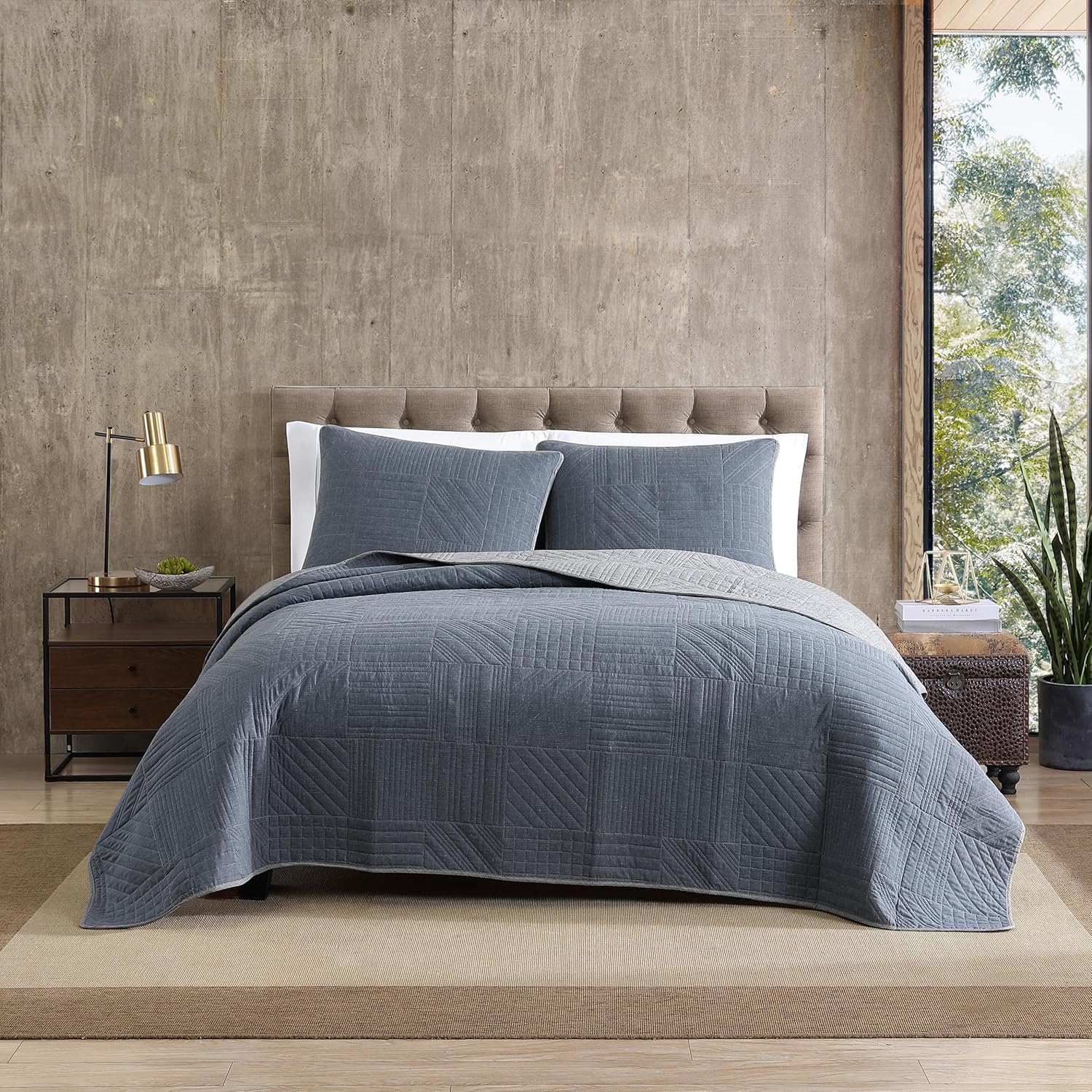 Eddie Bauer King Quilt Set with Matching Shams