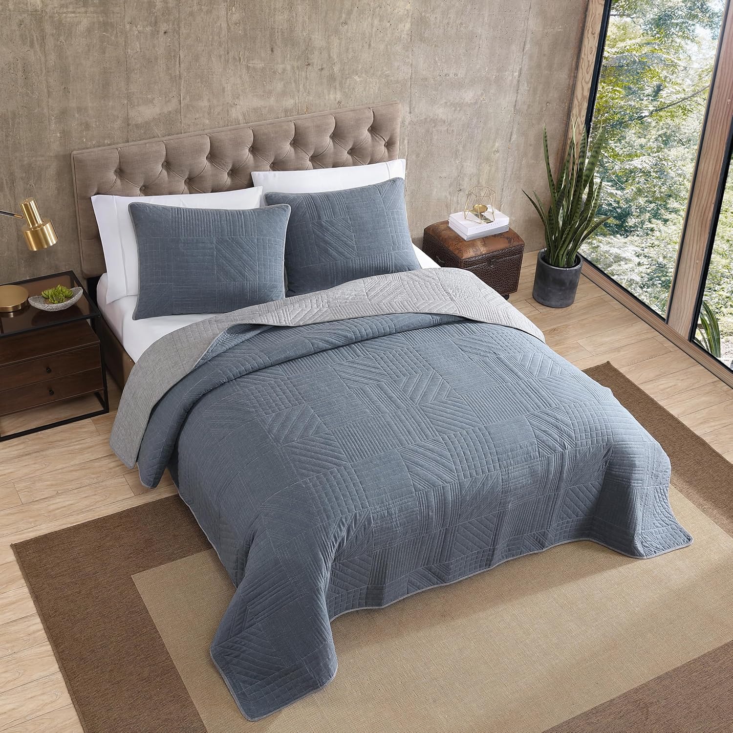 Eddie Bauer King Quilt Set with Matching Shams