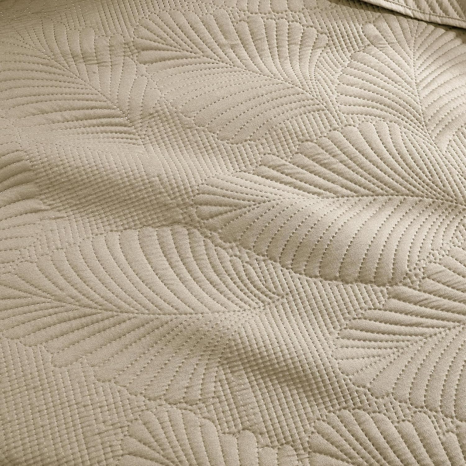 B2EVER Queen Quilt Set with 2 Pillow Shams