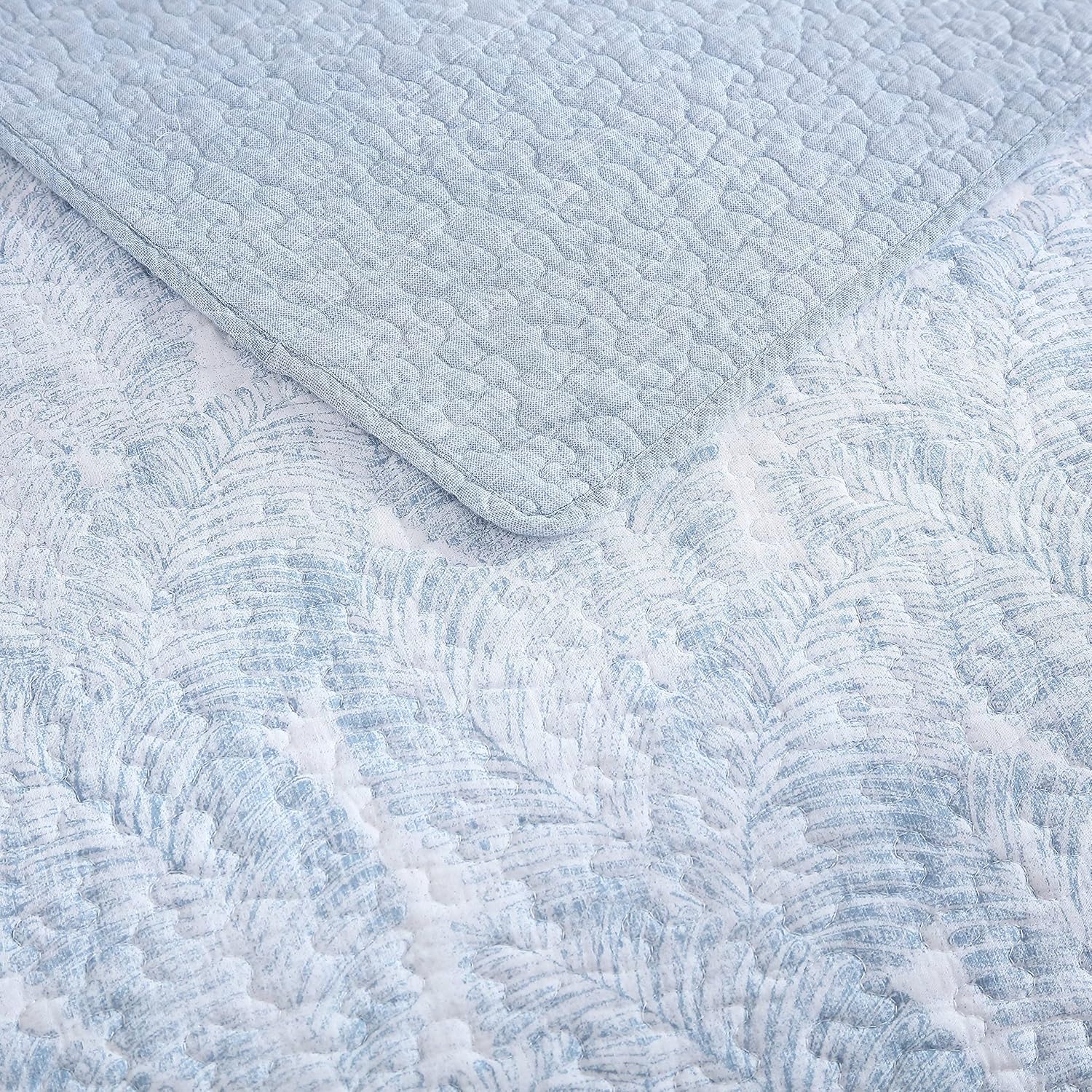 Tommy Bahama Queen Quilt Set with Reversible Design