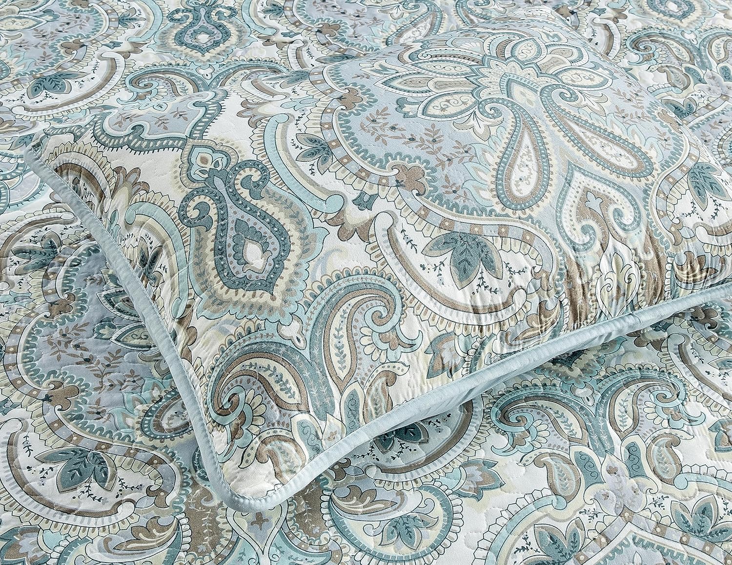 Grand Linen King Quilt Set with Paisley Design