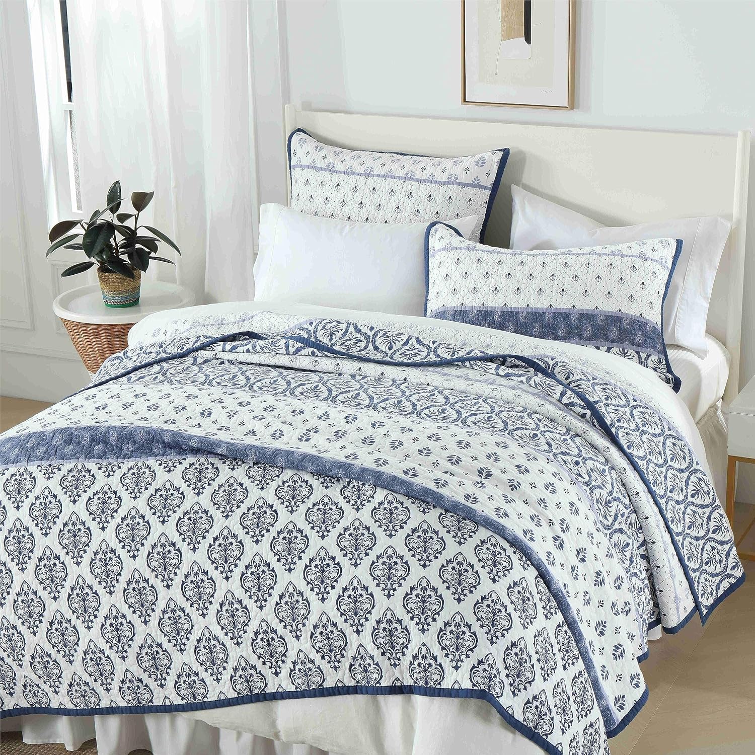 Floral Queen Quilt Set - 3-Piece Cotton Blue White Reversible Quilted Bedspread