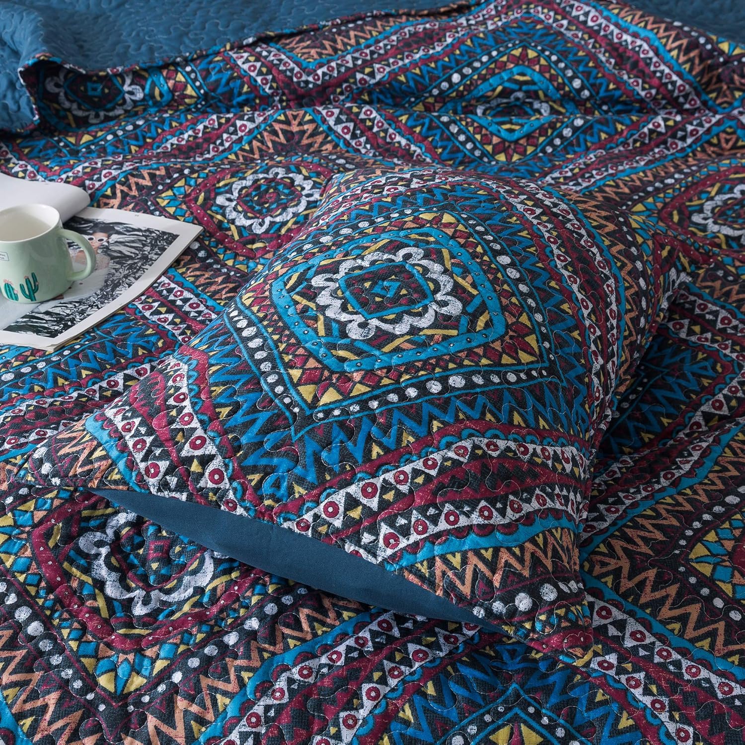 DaDa Bedding Bohemian Diamond Quilt Set - Cal King Size - 3-Piece